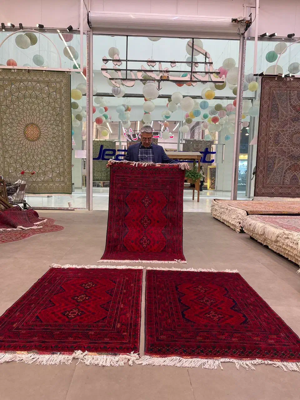 فرش دستباف (بساک) زرع نیمهای ریز باف کرک|فرش|مشکیندشت, |دیوار