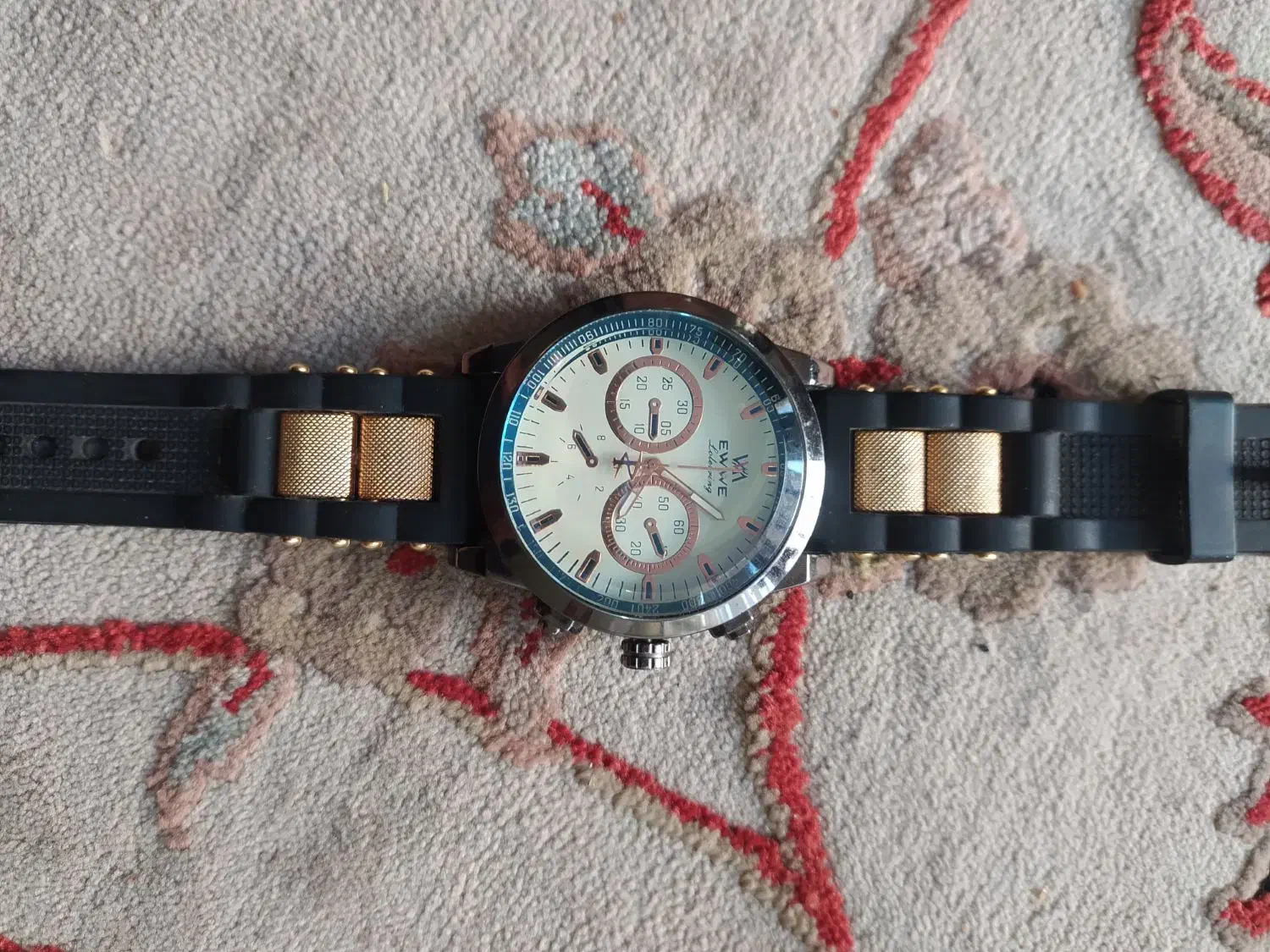 ساعت مچی|ساعت|پیر بکران, |دیوار