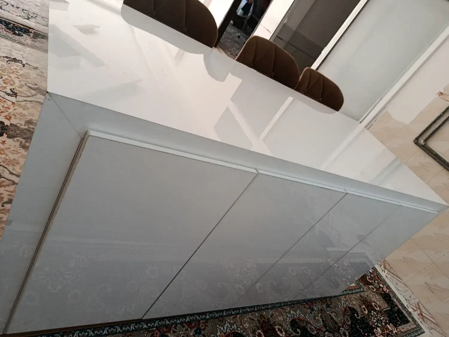 میز جزیره همراه با صندلی کلاسیک|میز و صندلی غذاخوری|سمیرم, |دیوار