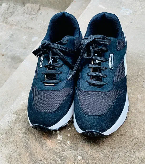 کتونی سالم ودرحد|کیف، کفش، کمربند|رشت, کوی یخ|دیوار