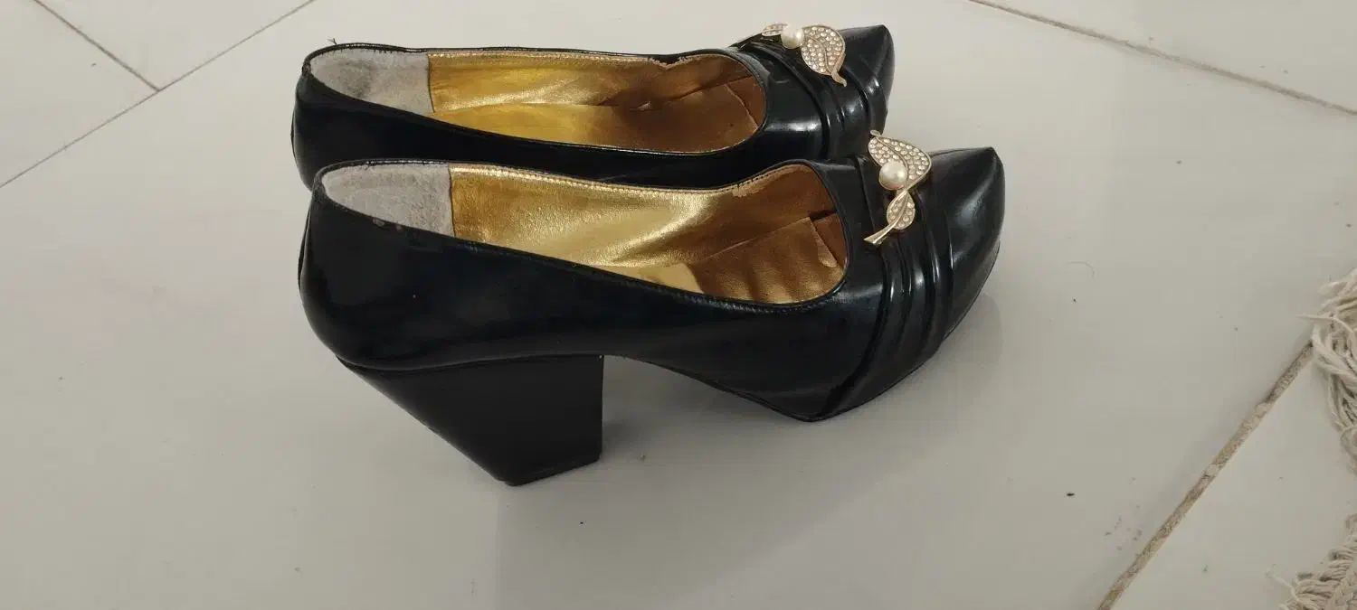 کفش مجلسی|کیف، کفش، کمربند|شاهرود, |دیوار