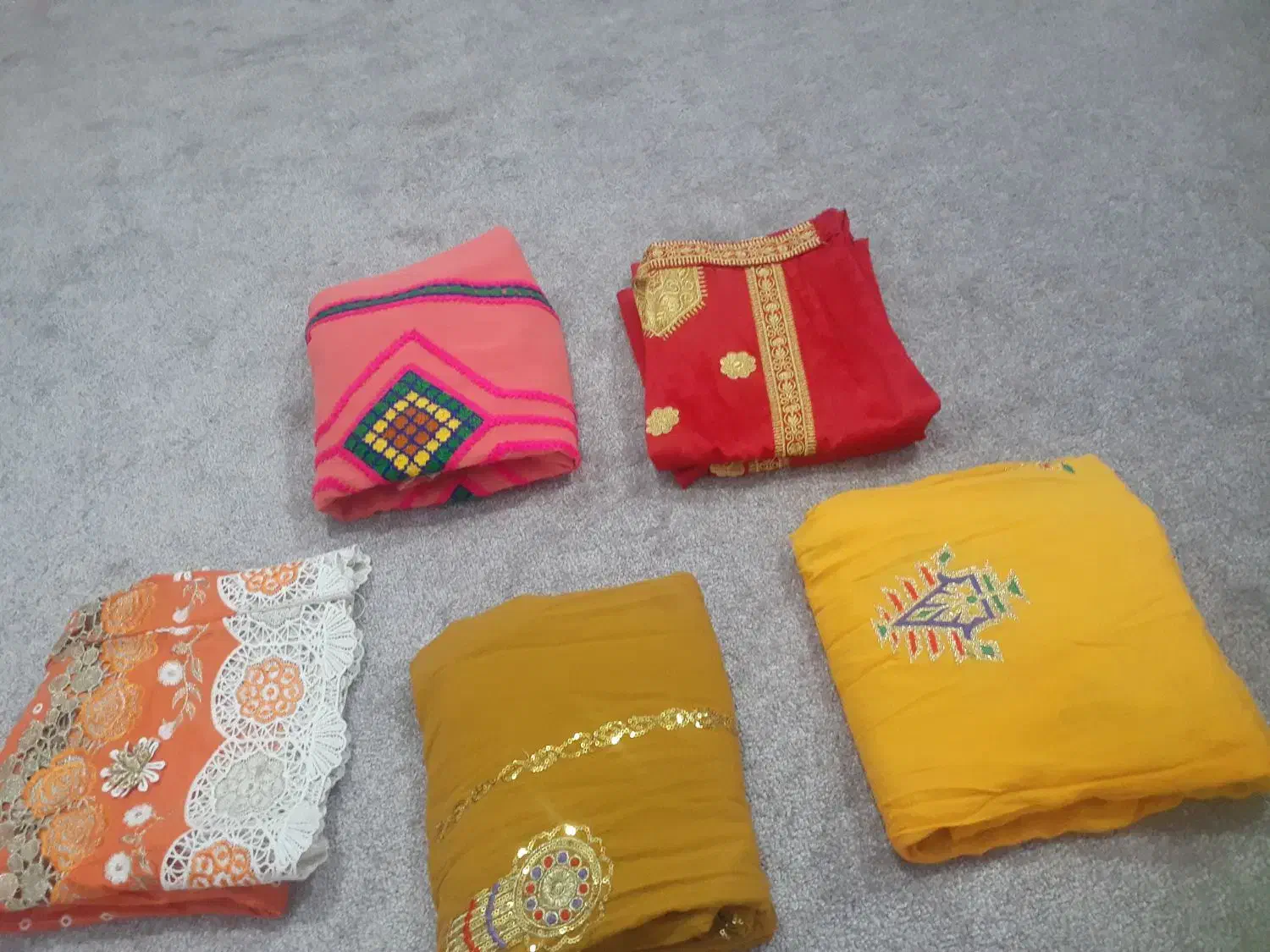 پیراهن های مجلسی طور و بیرونی سالم و تمییز ۴۵۰ت|لباس|بندرعباس, |دیوار