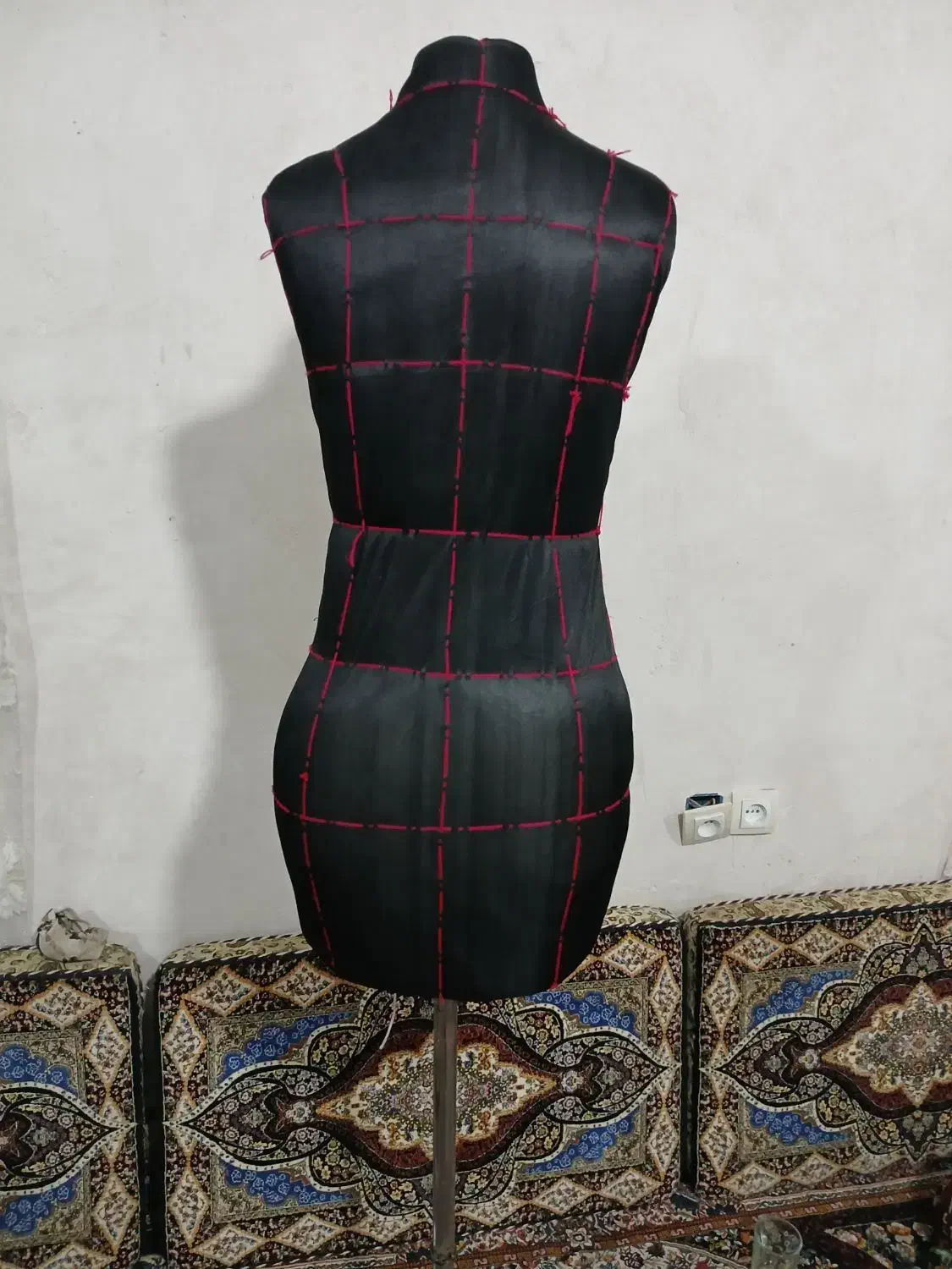 مانکن خیاطی سوزن خور|لوازم خیاطی و بافتنی|قروه, |دیوار