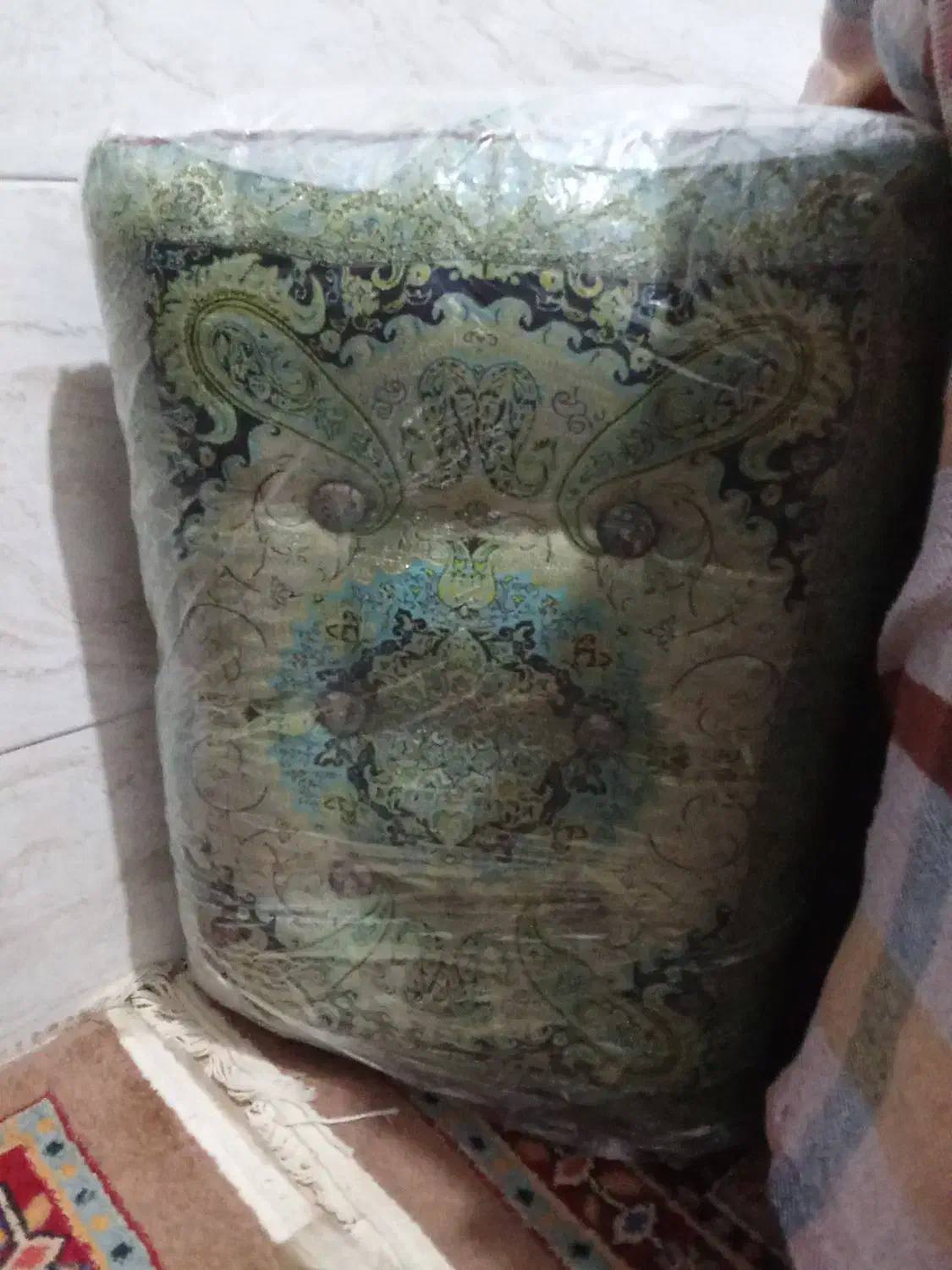 پشتی مثلثی|پشتی|یزد, |دیوار