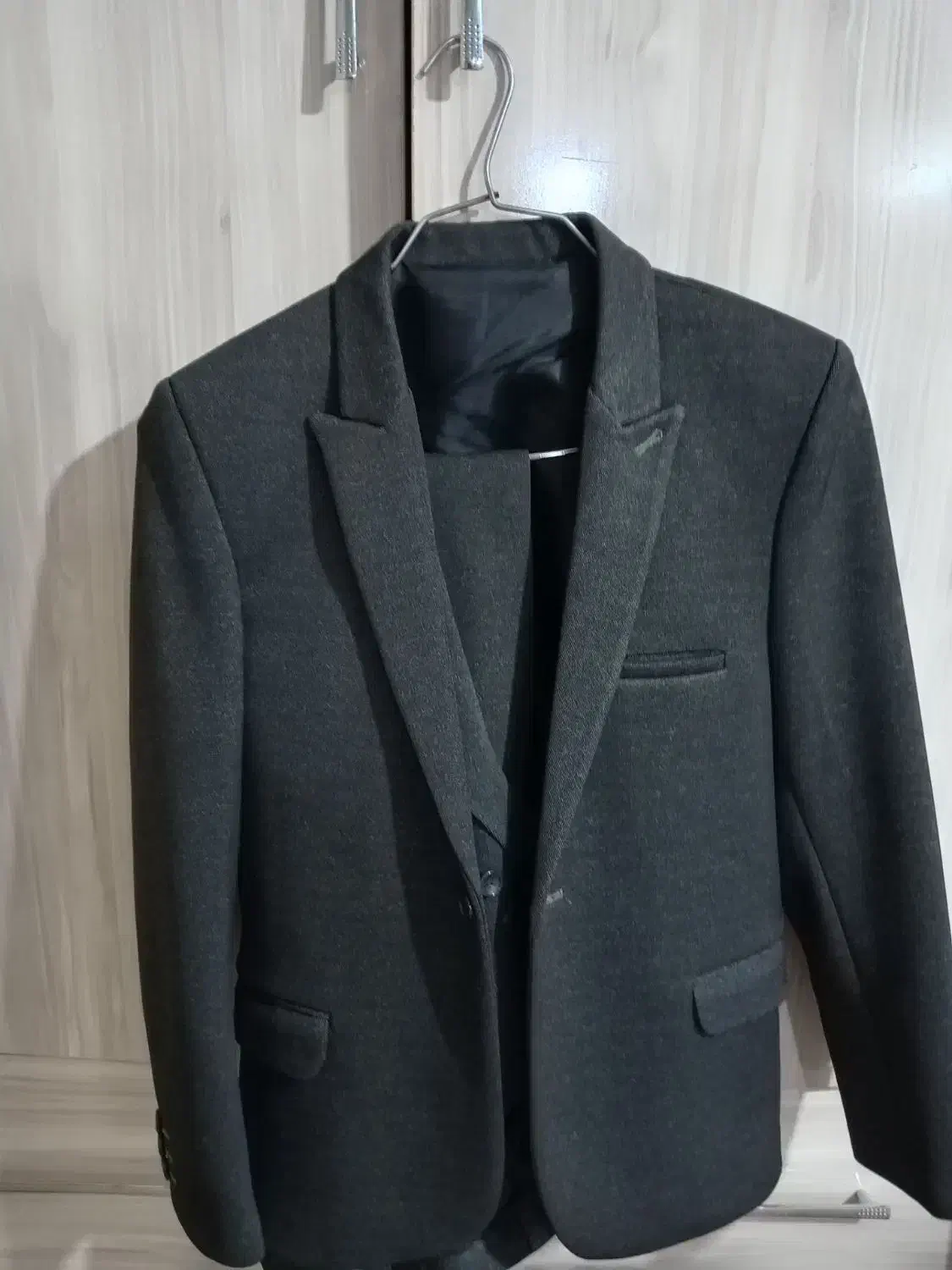 فروش فوری کت و شلوار پسرونه سایز ۷|لباس|قوچان, |دیوار