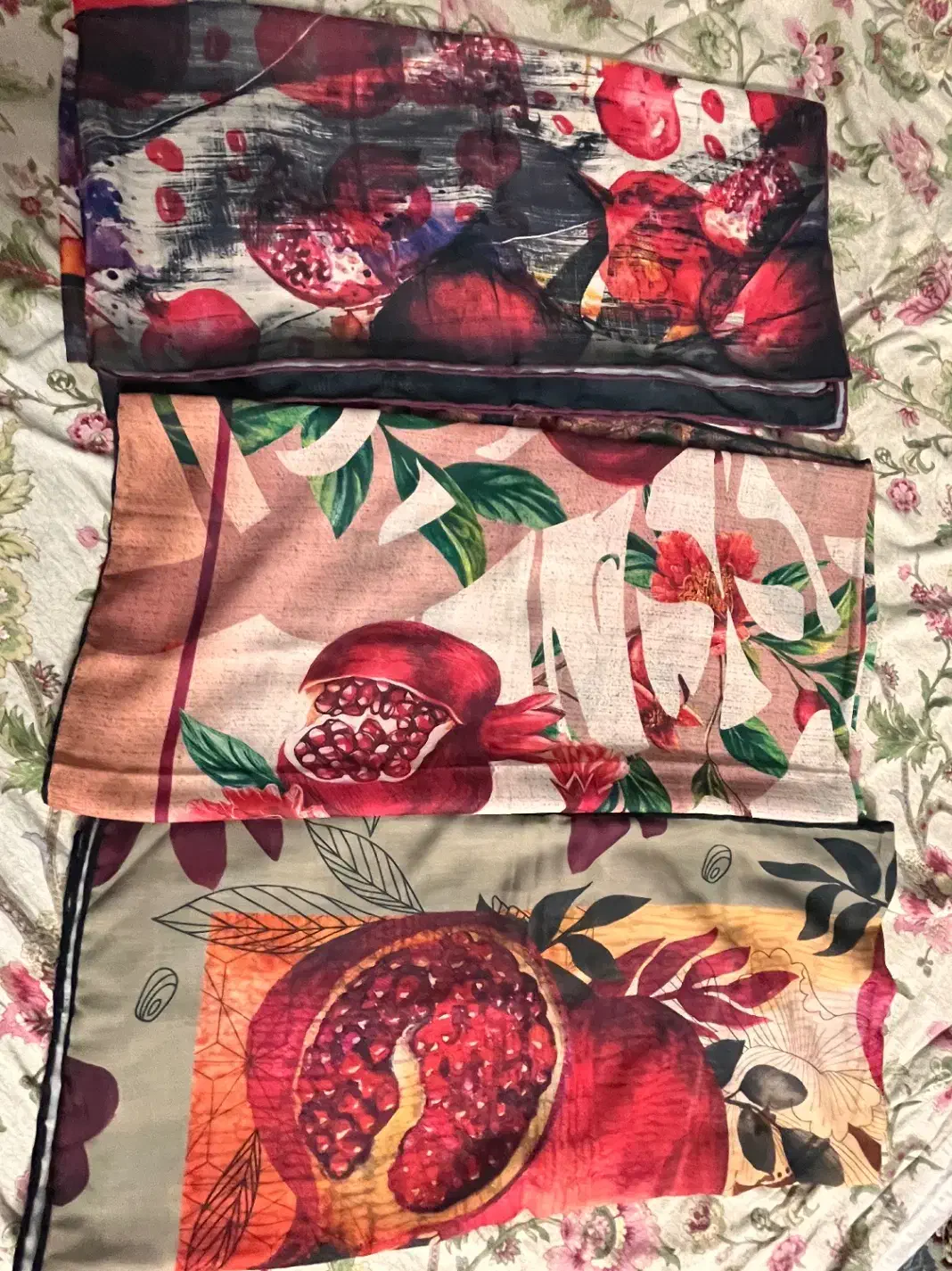 انواع روسری زیر قیمت بازار|لباس|تربت جام, بیست متری منبع آب|دیوار