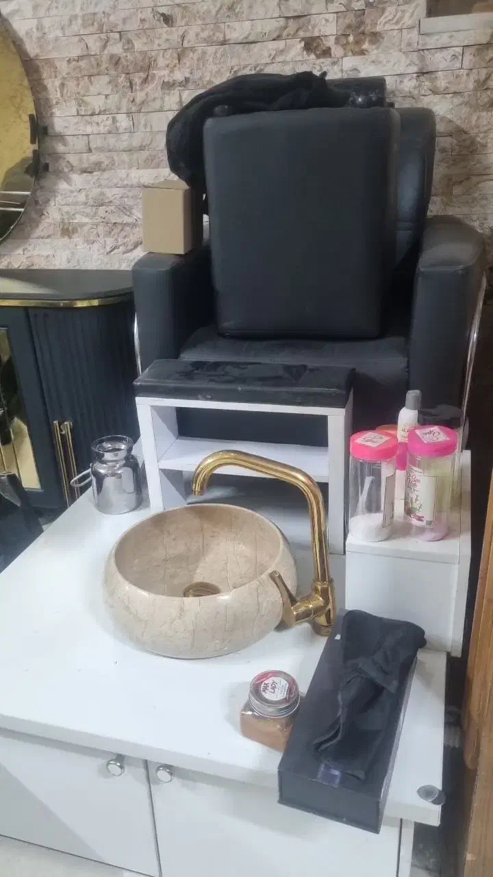 لوازم سالن  تخت مژه  ،|آرایشگاه و سالن‌های زیبایی|مشهد, رده|دیوار