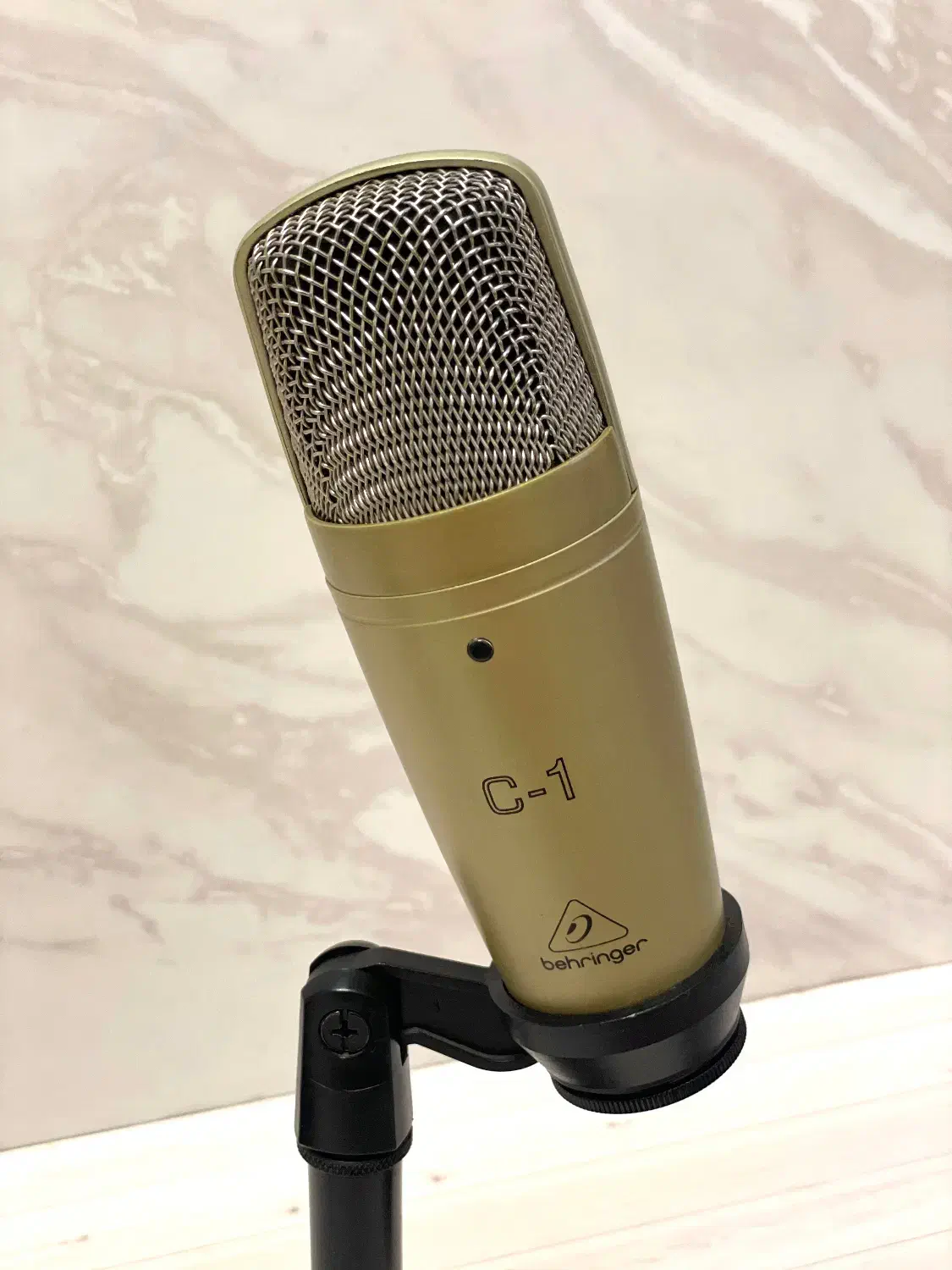 کارت صدا بهرینگر به همراه میکروفن|آلات موسیقی|تهران, فلسطین (میدان انقلاب)|دیوار