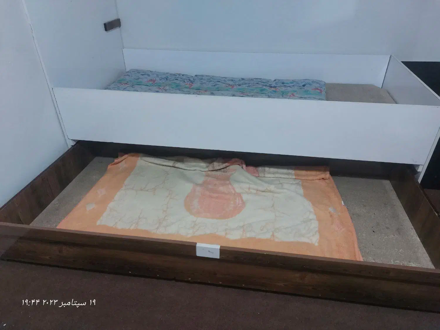 تخت مهمان|تخت و سرویس خواب|مشهد, گلبرگ شمالی|دیوار