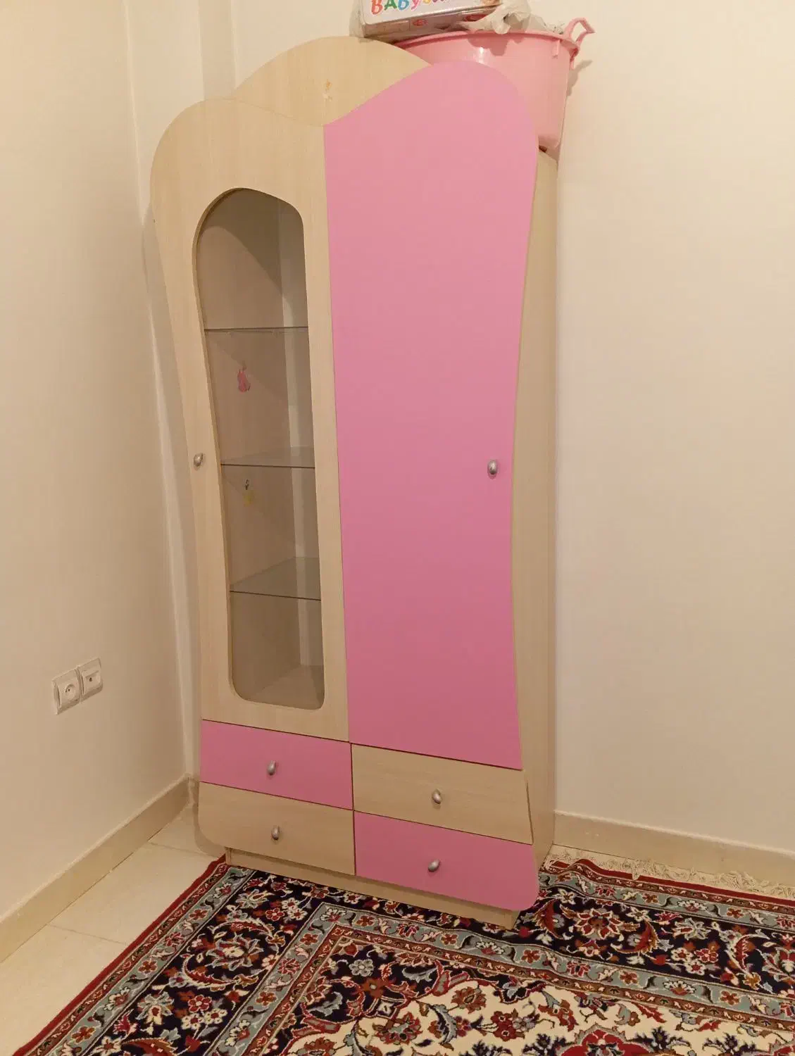 تخت یک نفره و کمد|تشک تختخواب|بیجار, |دیوار