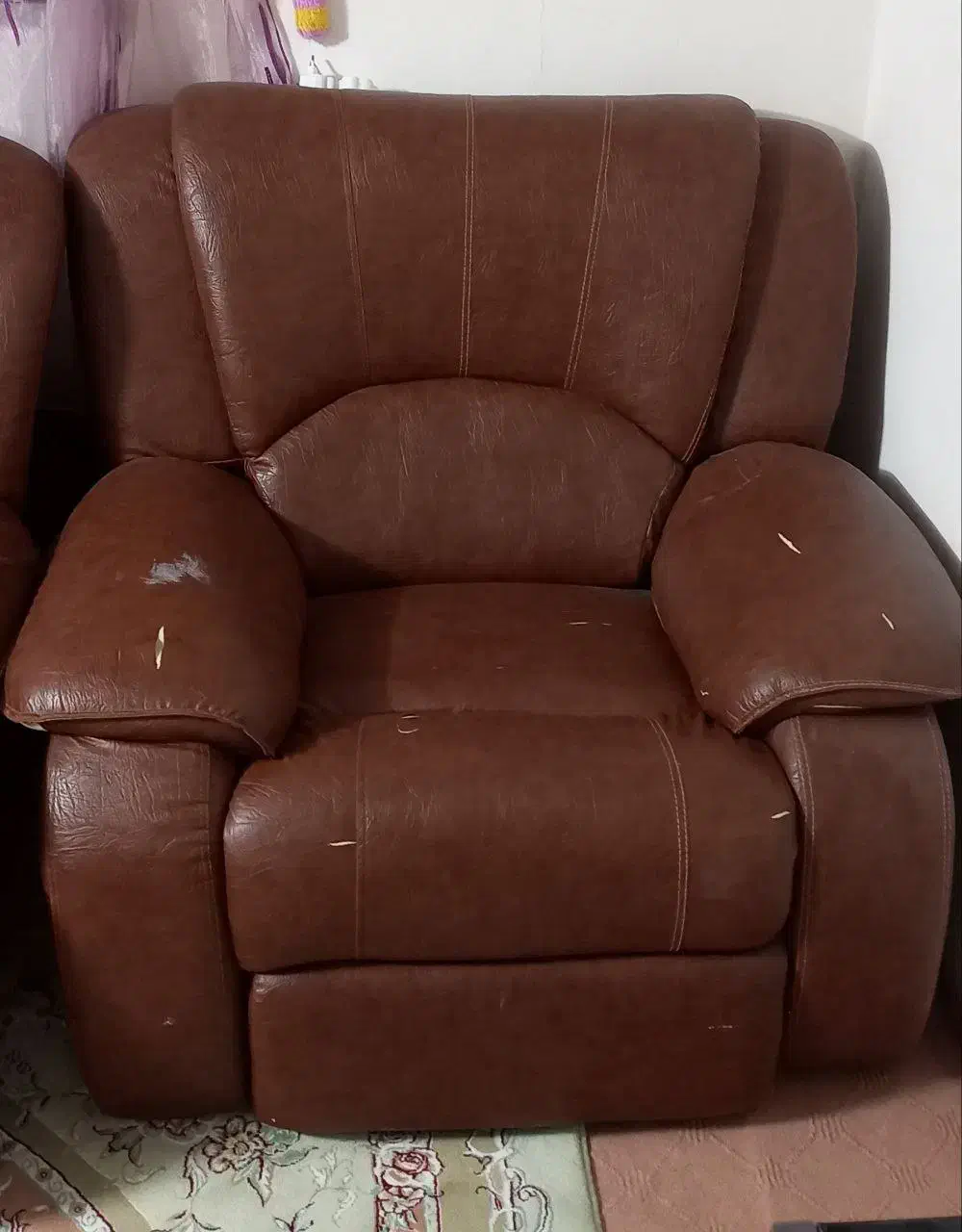 دو عدد مبل تک نفره چرم|مبلمان خانگی و میز عسلی|قوچان, |دیوار