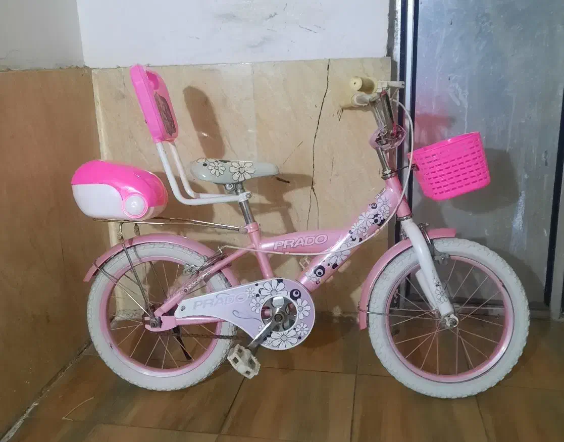 دوچرخه سایز ۱۶ دخترانه مارک پرادو در حد نو|دوچرخه، اسکیت، اسکوتر|قم, علی آباد سعدگان|دیوار