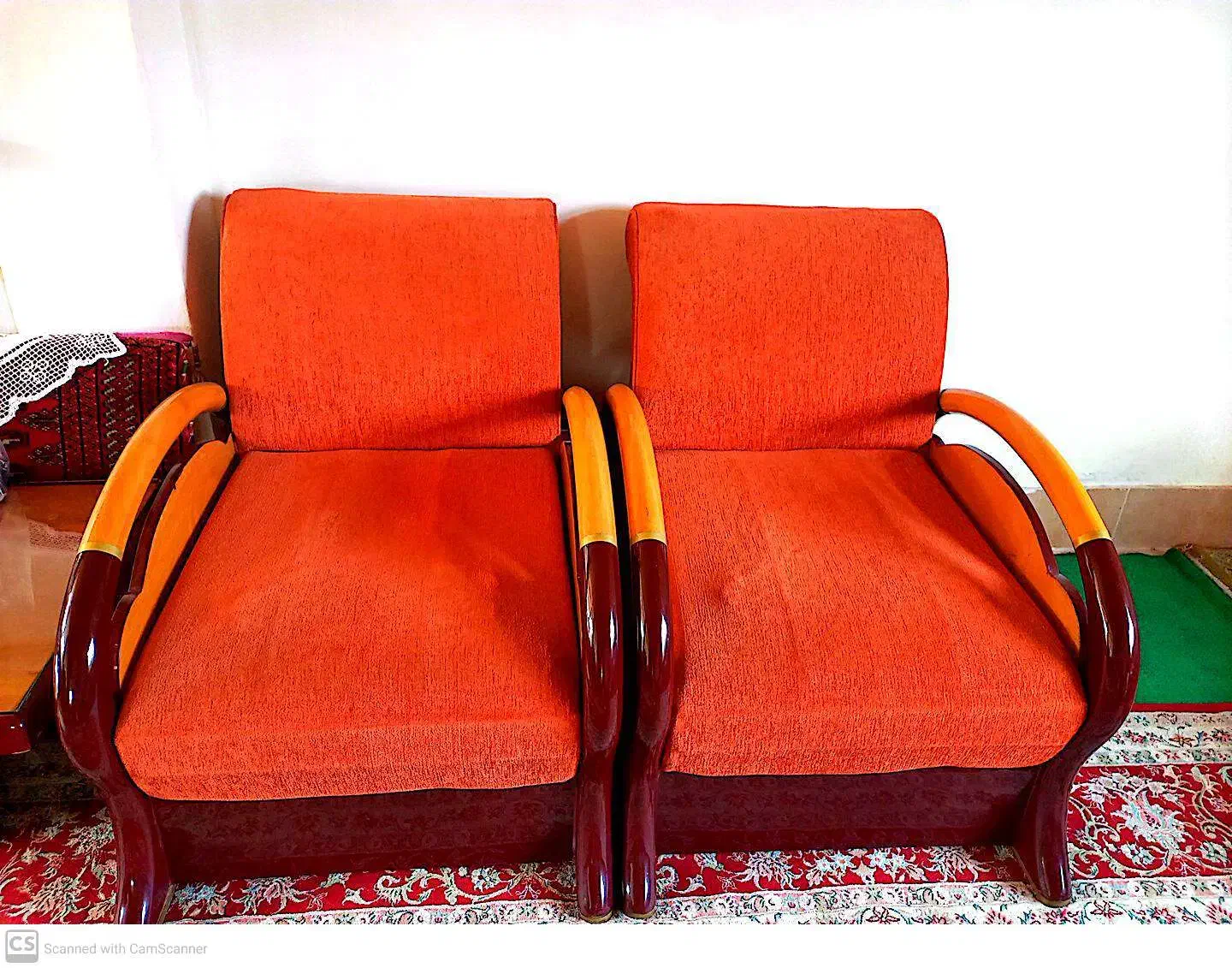 مبل راحتی ۷ نفره با یک میز و یک عدد جلو مبلی|مبلمان خانگی و میز عسلی|صومعهسرا, |دیوار