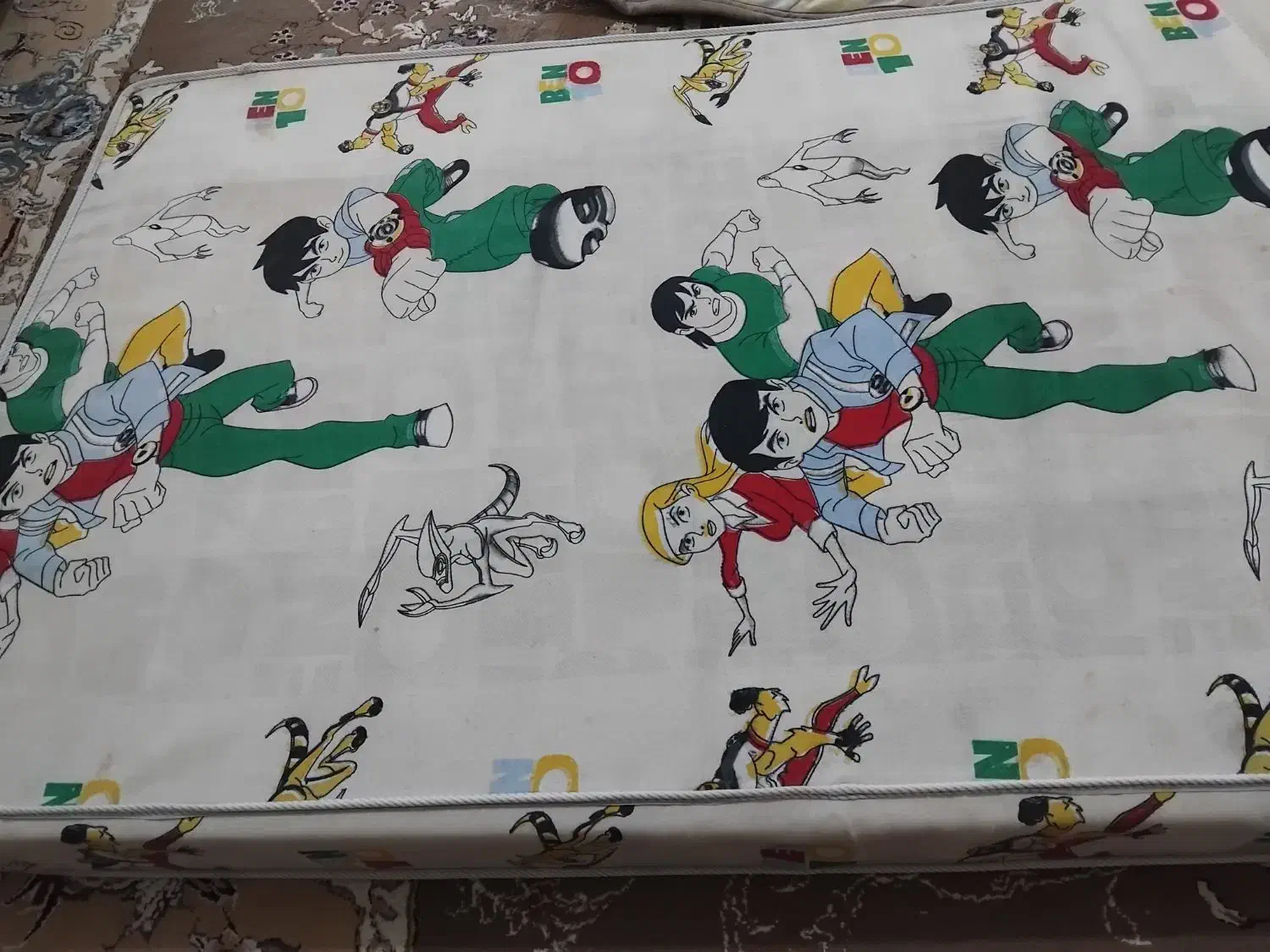 تشک تخت|تشک تختخواب|گلبهار, شهر جدید گلبهار|دیوار