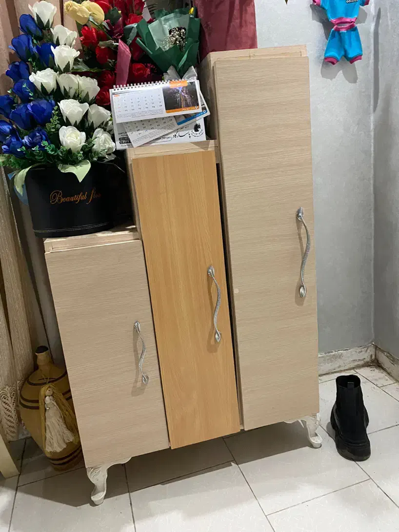 درحدنو|جاکفشی، کمد، دراور|رشت, پیرسرا|دیوار