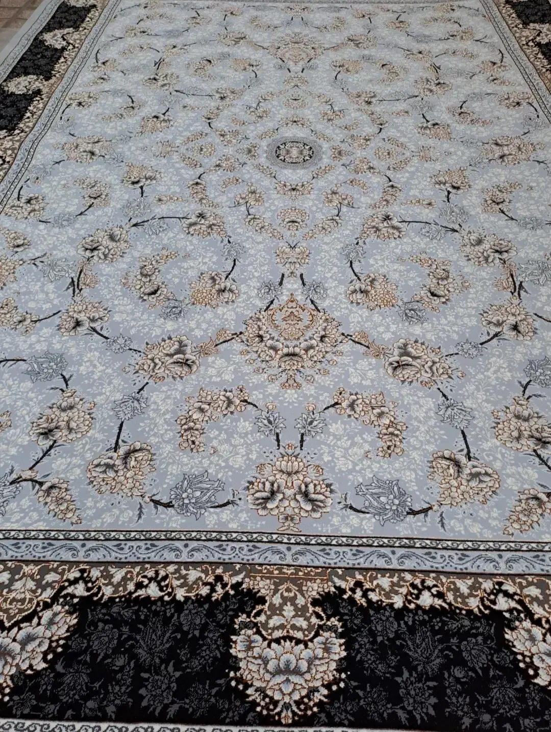 یک تخته فرش ماشینی ۹ متری بسیار زیبا آکبند|فرش|رشت, چله خانه|دیوار