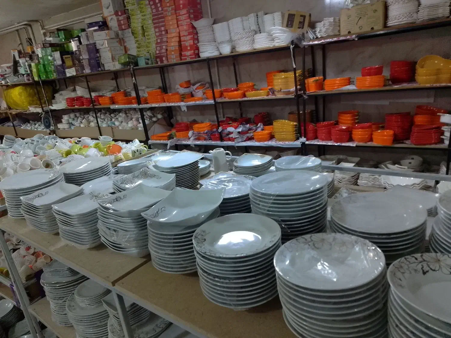 فروشنده خانم|استخدام بازاریابی و فروش|خرمآباد, |دیوار