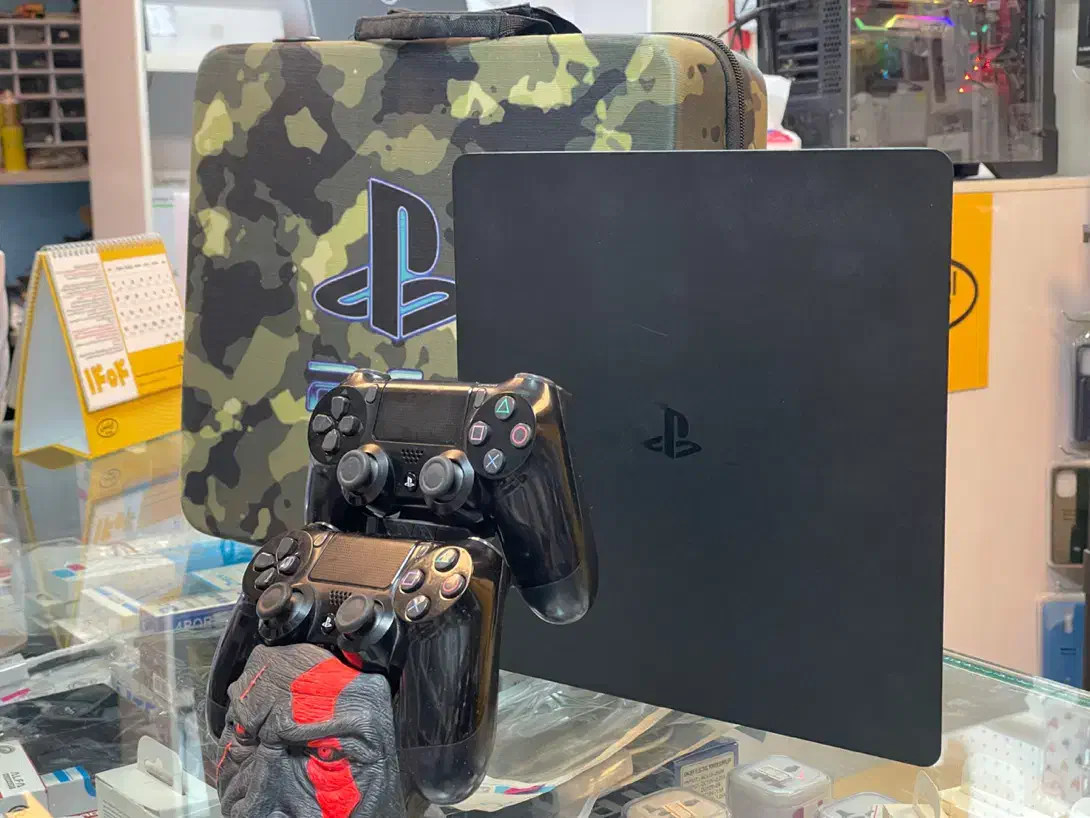 PS4 slim 1TB دو دسته اصلی کپی خور|کنسول، بازی ویدئویی و آنلاین|بجنورد, |دیوار