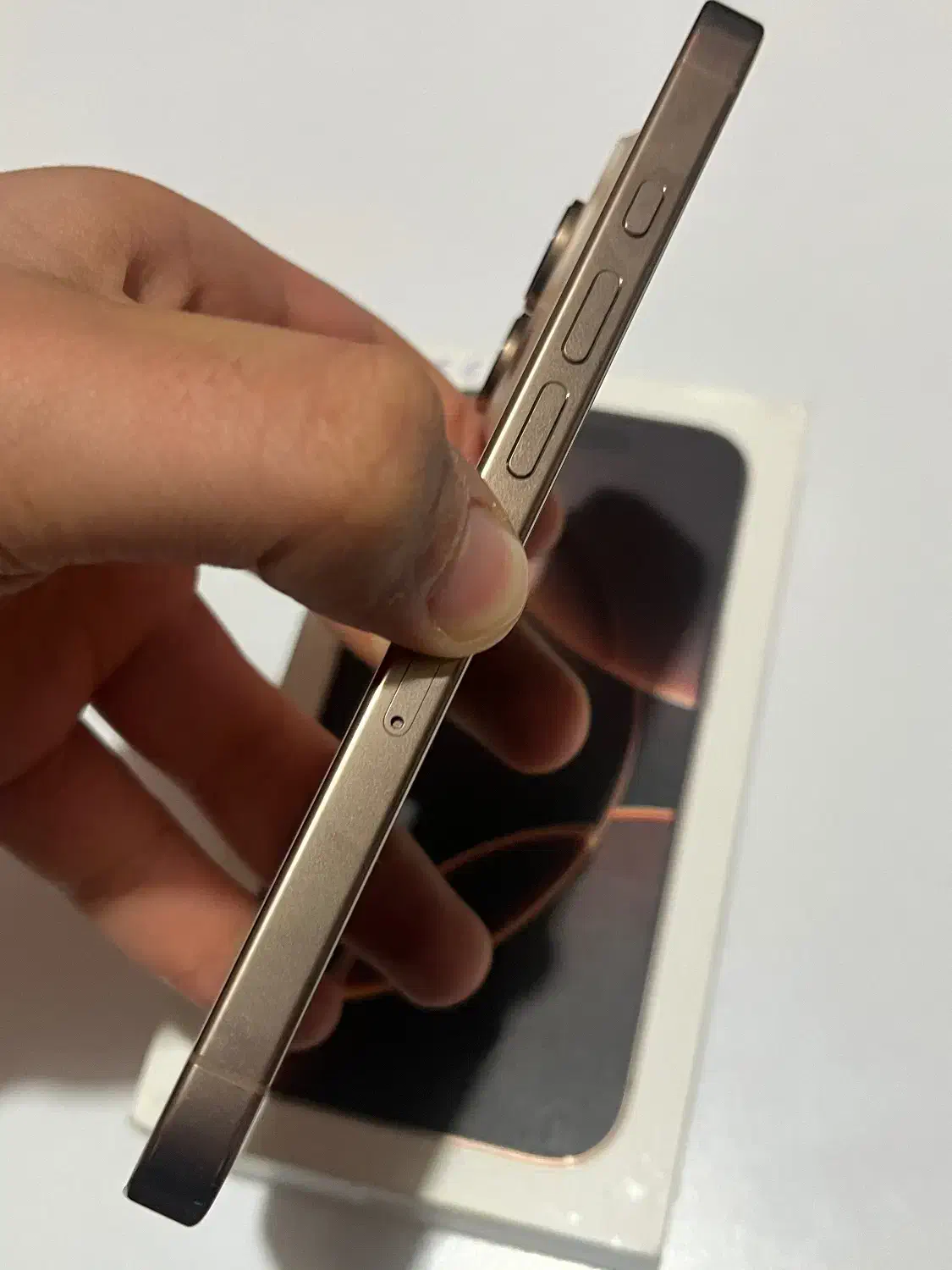 ایفون ۱۶ پرو|موبایل|خوی, |دیوار