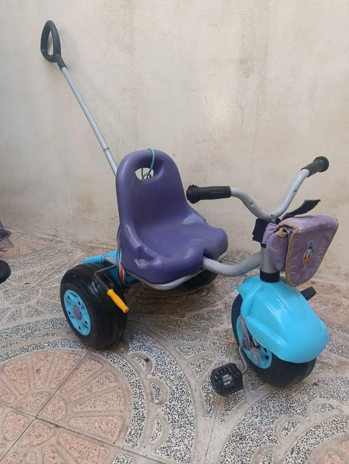 دوچرخه کودک|اسباببازی بچه|اقبالیه, |دیوار