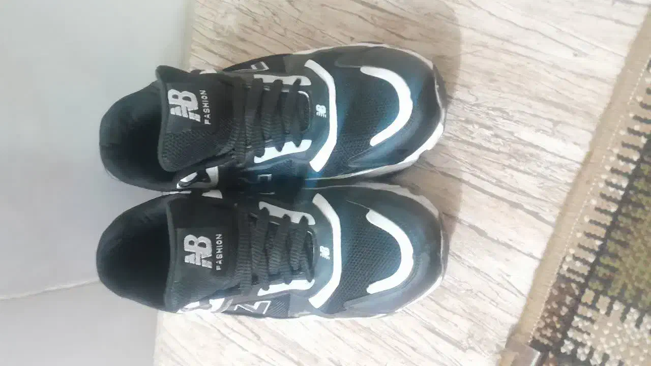 یه جفت کفش نیوبلانس نو|کیف، کفش، کمربند|قهدریجان, |دیوار