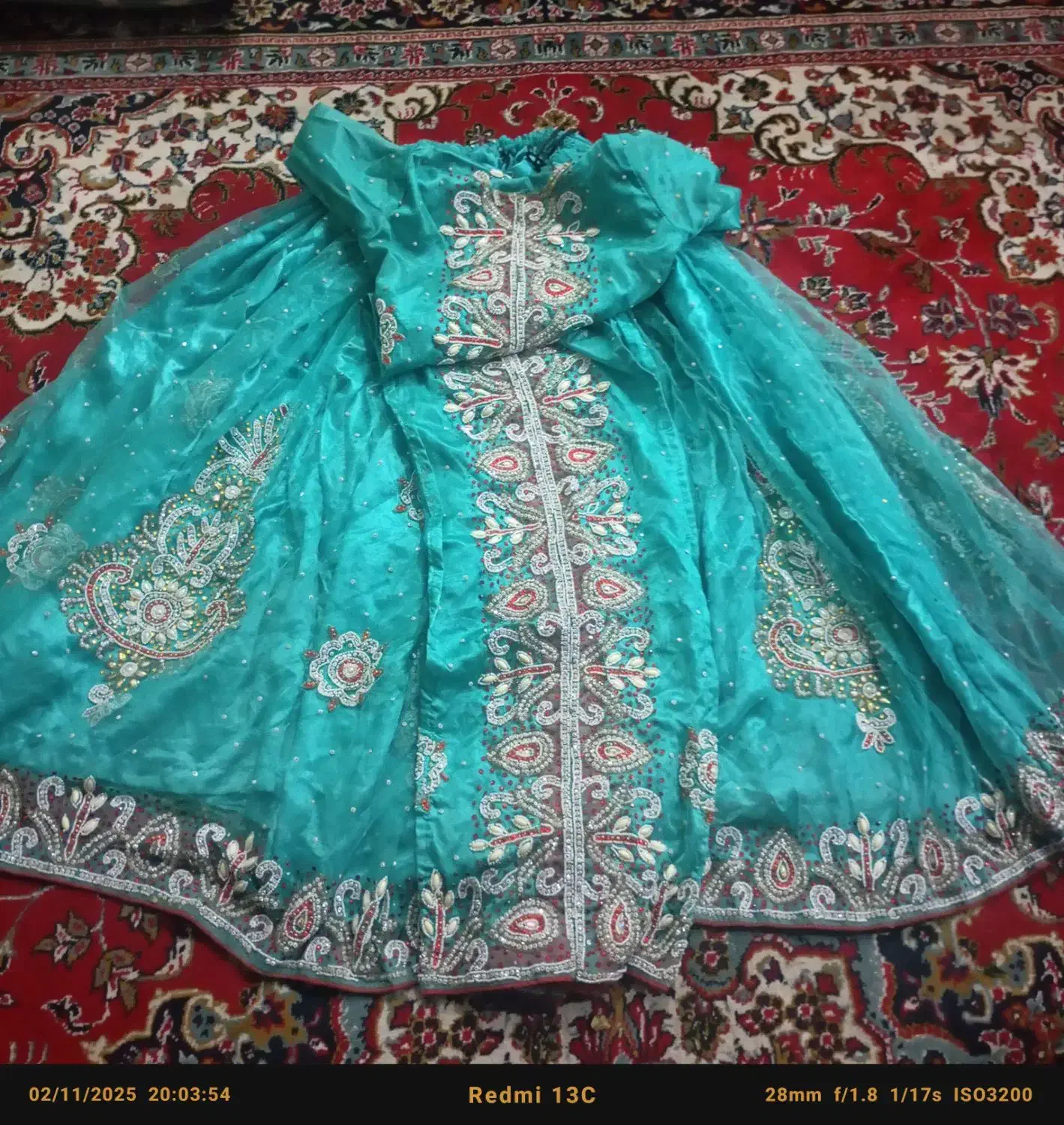 لباس محلی خوش رنگ وتمیز|لباس|دهدشت, |دیوار