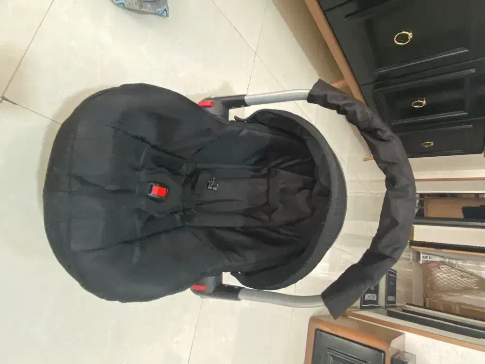 کریر|کالسکه و لوازم جانبی|مشهد, چهارچشمه|دیوار