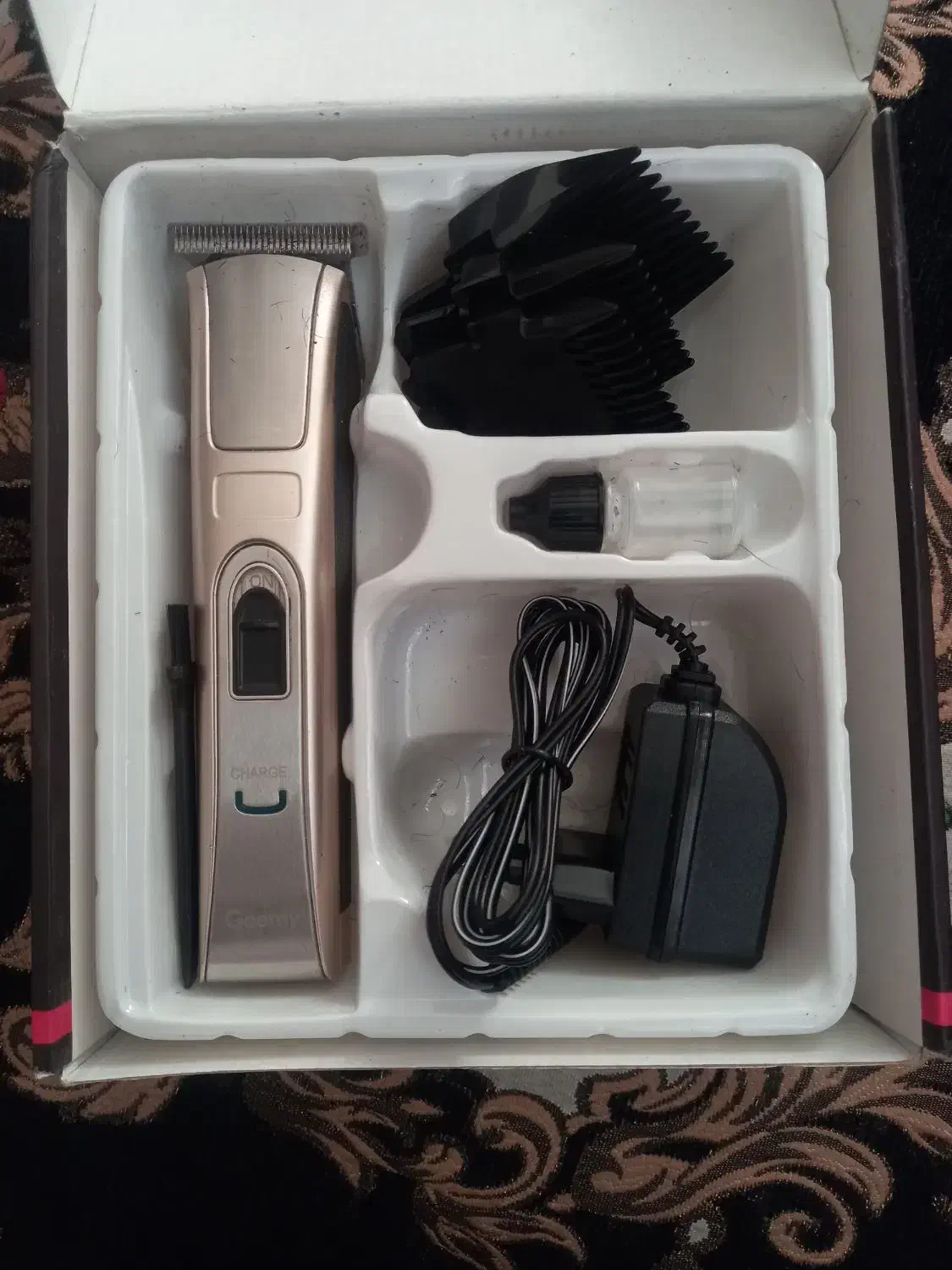 ریش تراش|آرایشی، بهداشتی، درمانی|تهران, اسفندیاری|دیوار