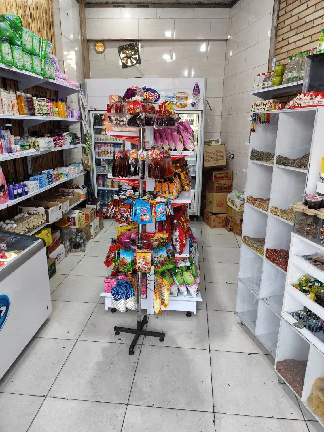 مغازه|اجارهٔ مغازه و غرفه|داراب, |دیوار