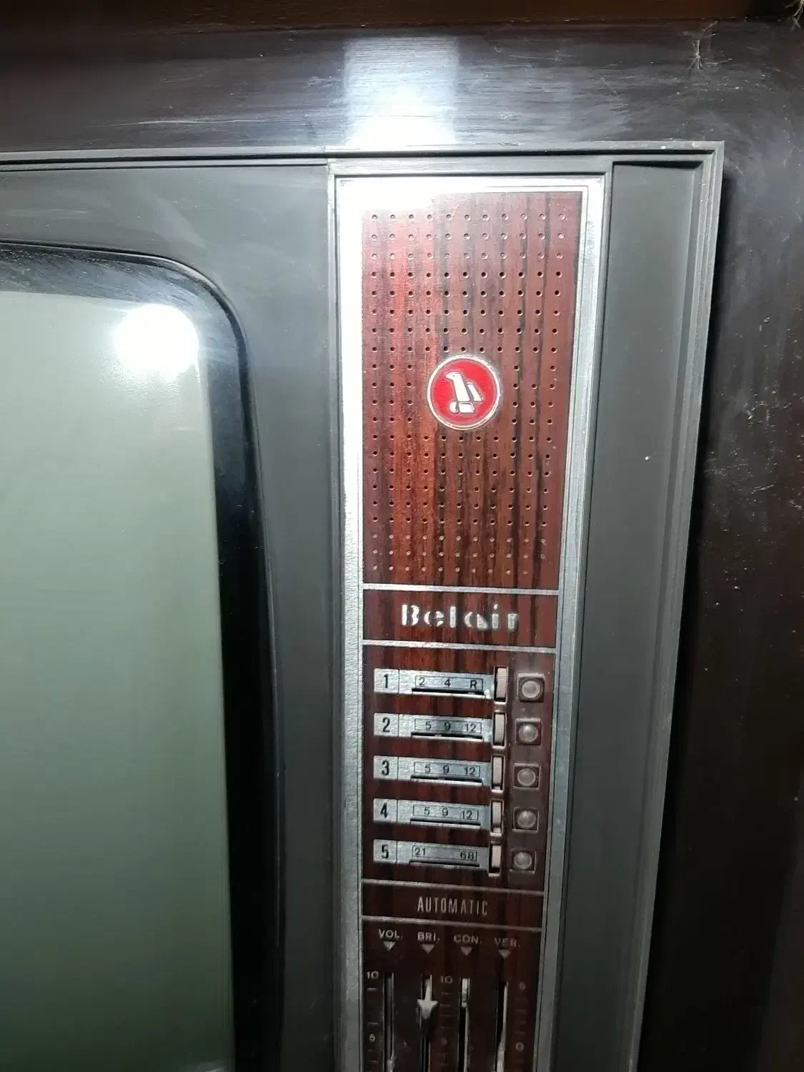 تلویزیون برند بلر مبلی بسیار تمیز|تلویزیون و پروژکتور|خمین, |دیوار