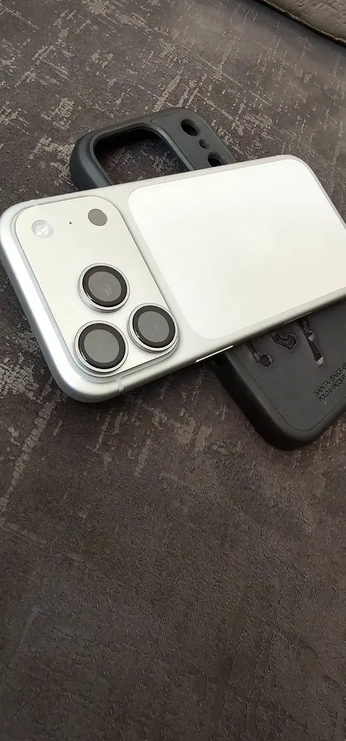 ۱۷ پرو|موبایل|تهران, راه آهن|دیوار