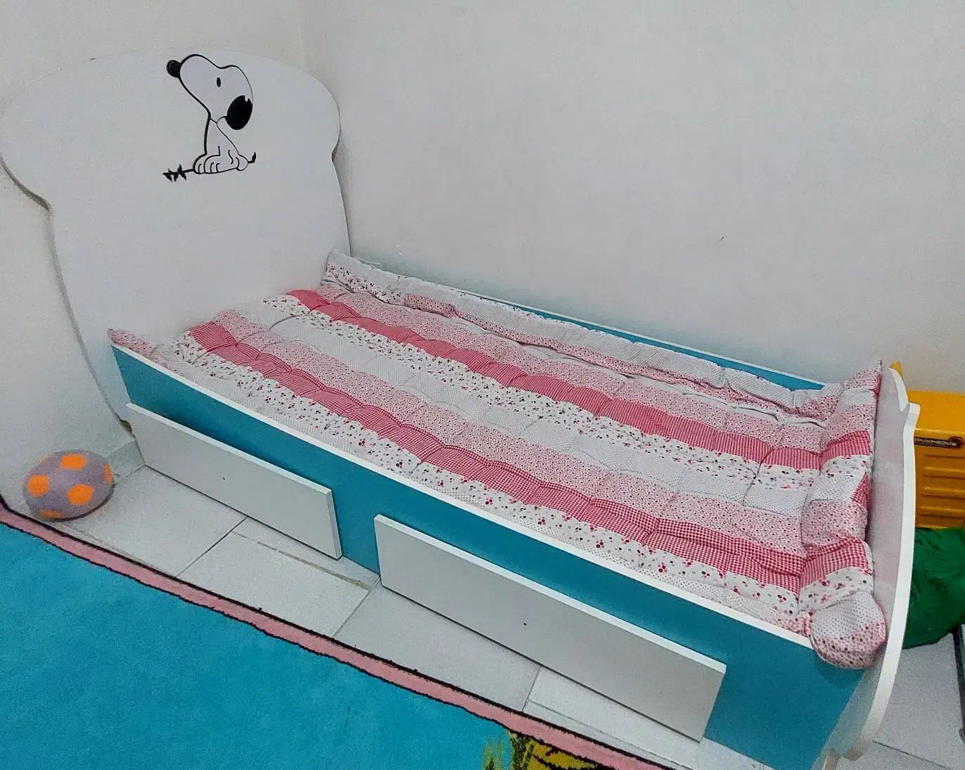 تخت|تخت و صندلی بچه|رباطکریم, رباطکریم|دیوار