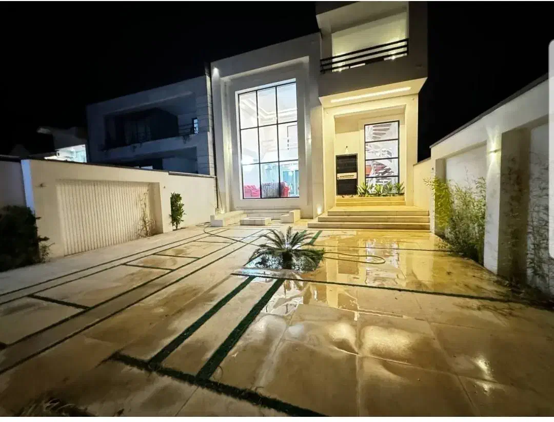 فروش ویلا ۲۰۰ متری ویو دریا با نمای لوکس و مدرن|فروش خانه و ویلا|چاف و چمخاله, |دیوار