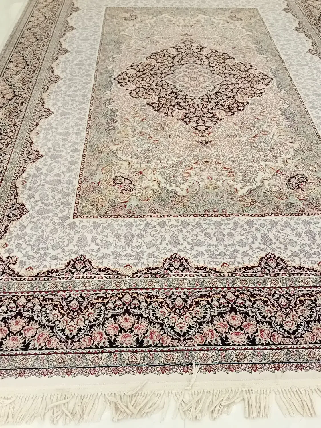 فرش فرهی|فرش|فومن, |دیوار