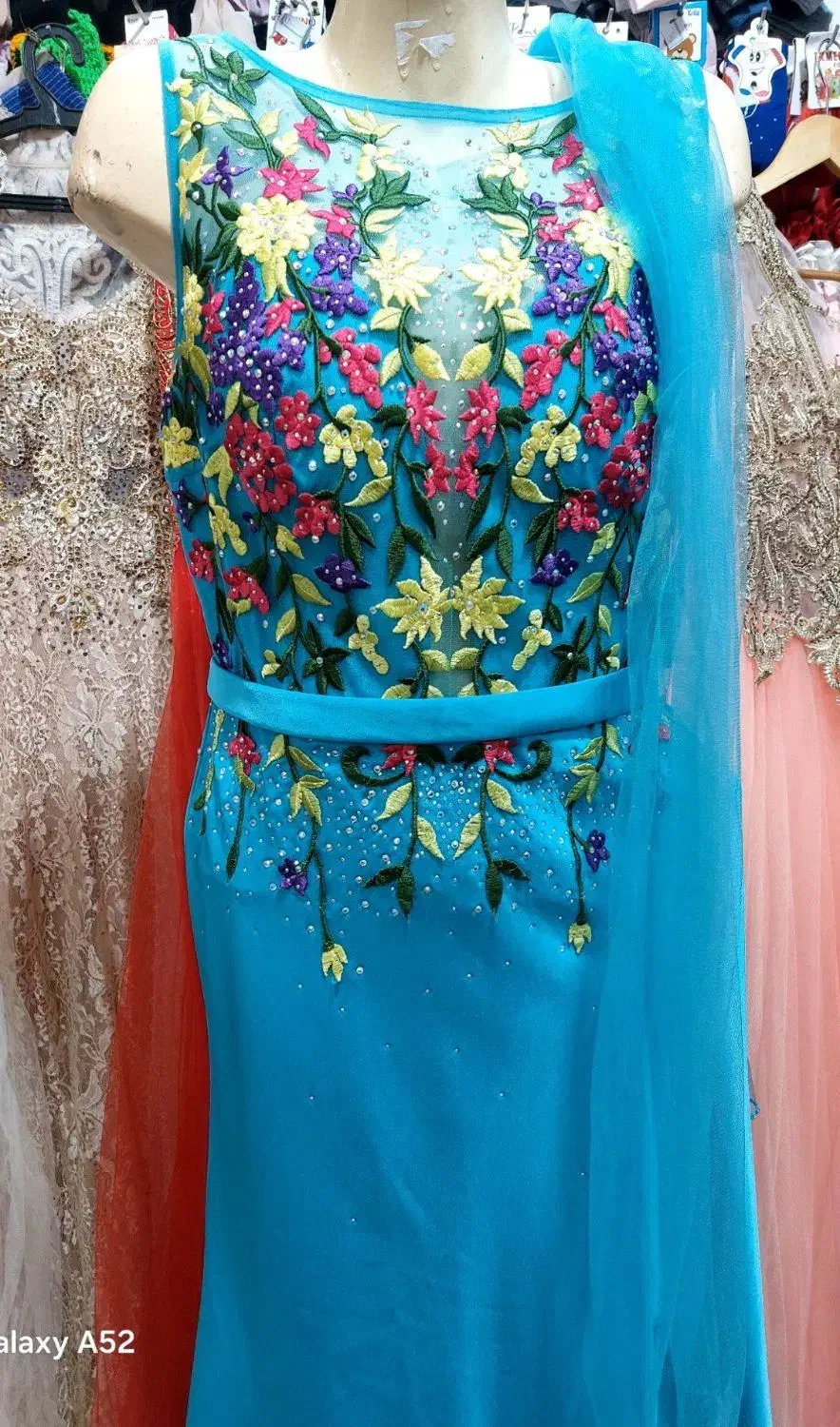 لباس مجلسی|لباس|مشهد, شهید قربانی|دیوار