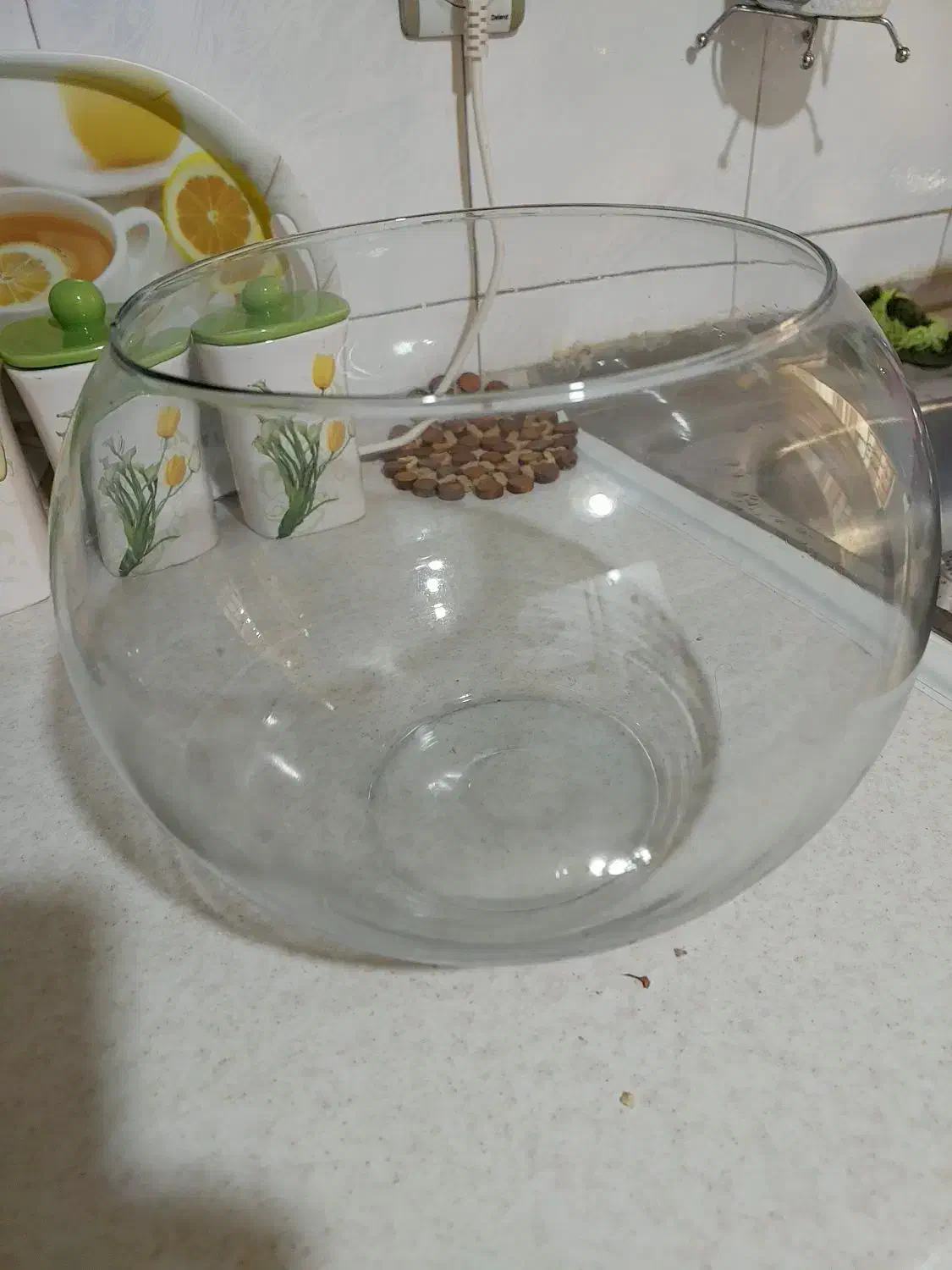 گلدان چینی و تنگ بلور|صنایع دستی و سایر لوازم تزئینی|تهران, نیروی دریایی|دیوار