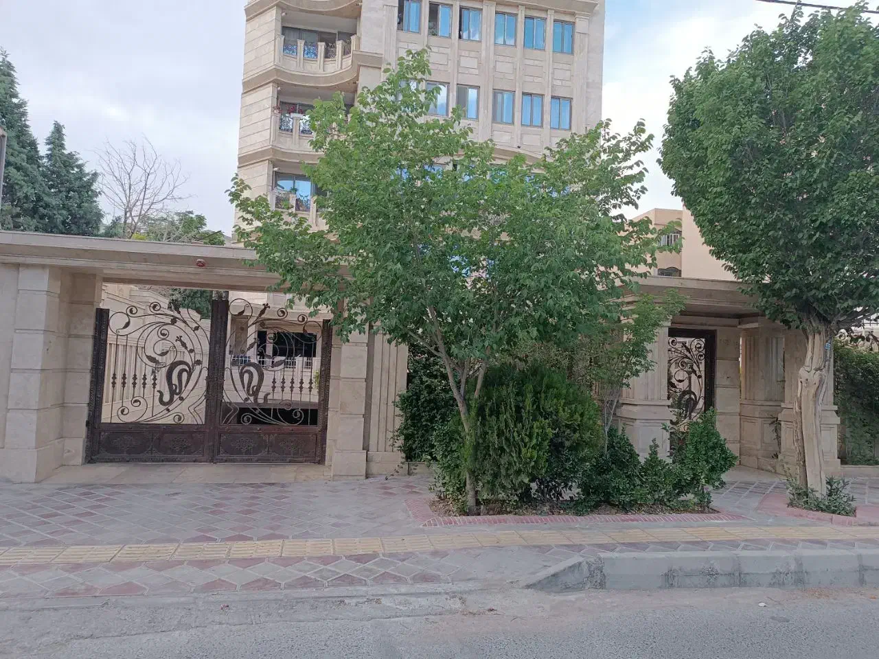 رهن اپارتمان فردوسی|اجارهٔ آپارتمان|شاهین‌شهر, فردوسی|دیوار