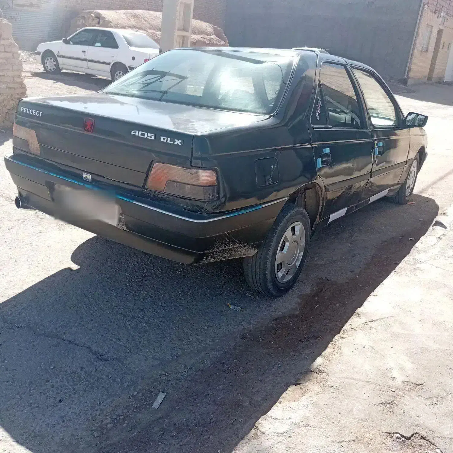 405 مدل 82|خودرو سواری و وانت|کرمان, |دیوار