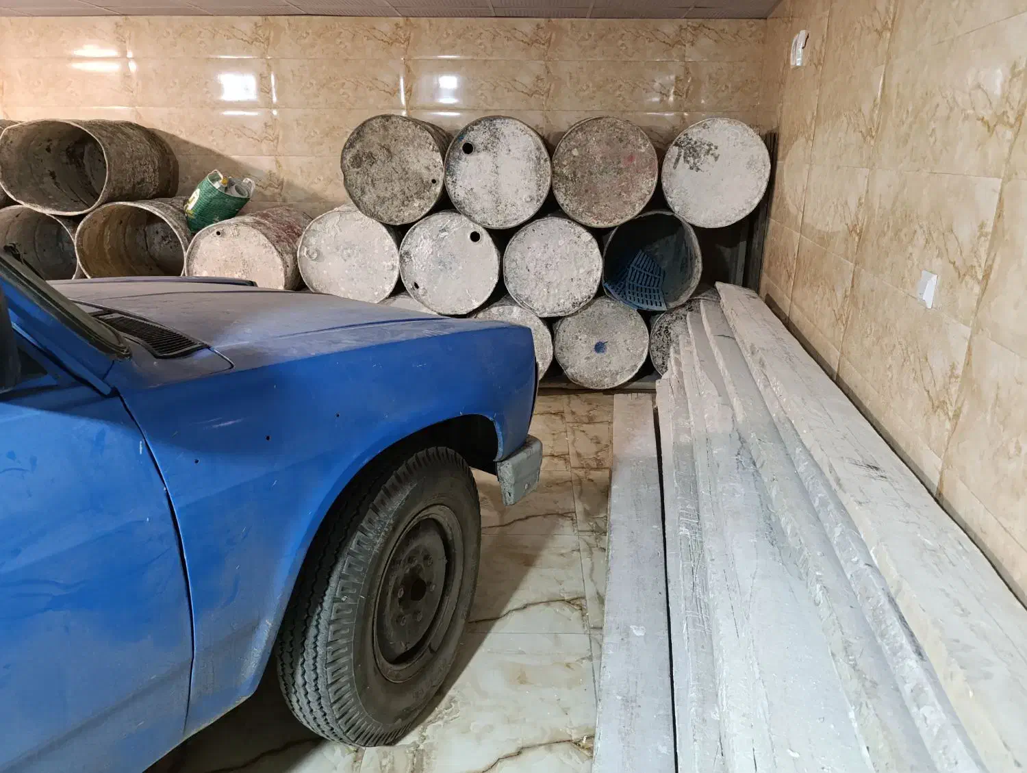 اجاره کرایه تخته وبشکه تخته بنایی فرغون نردبان بیل|مصالح و تجهیزات ساختمان|تبریز, |دیوار