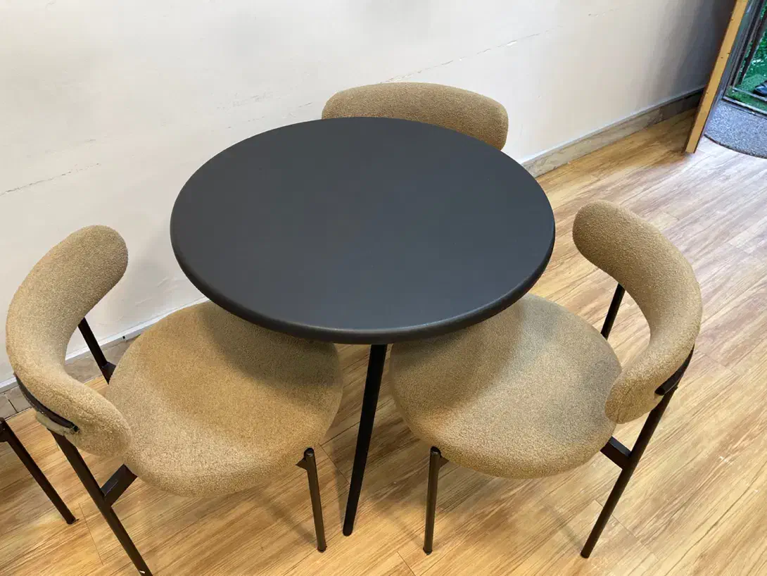 میز مدل تیکا|میز و صندلی غذاخوری|رشت, بلوار گیلان|دیوار