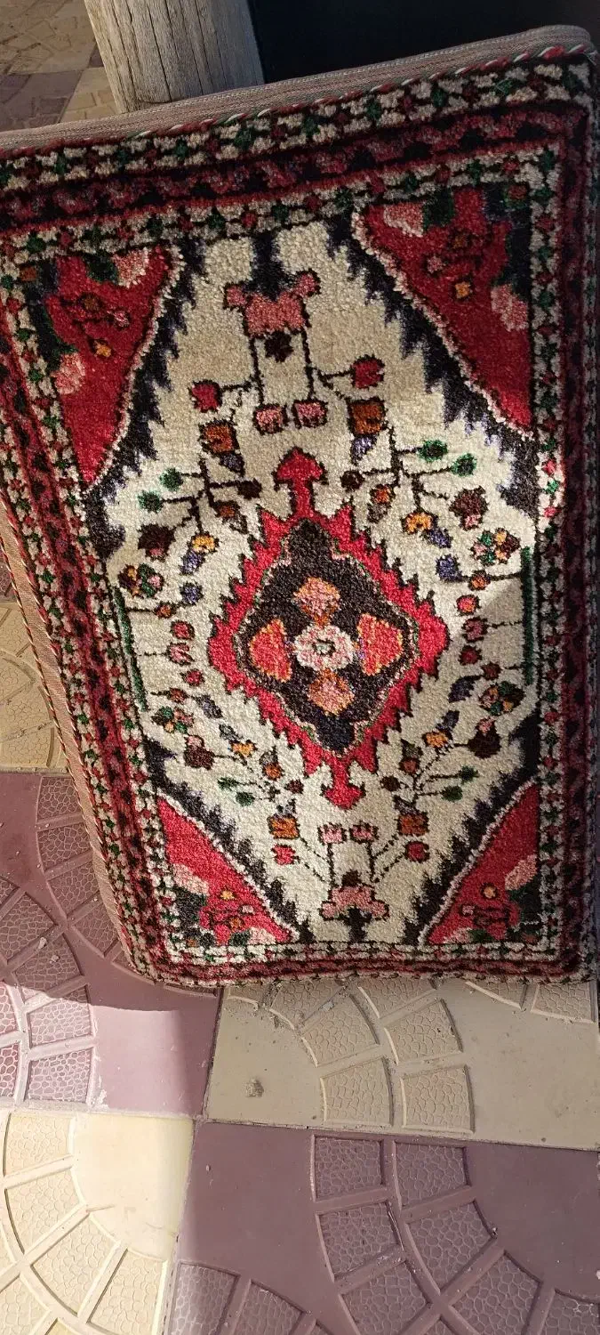 فرش دستباف قدیمی|فرش|درگزین, |دیوار