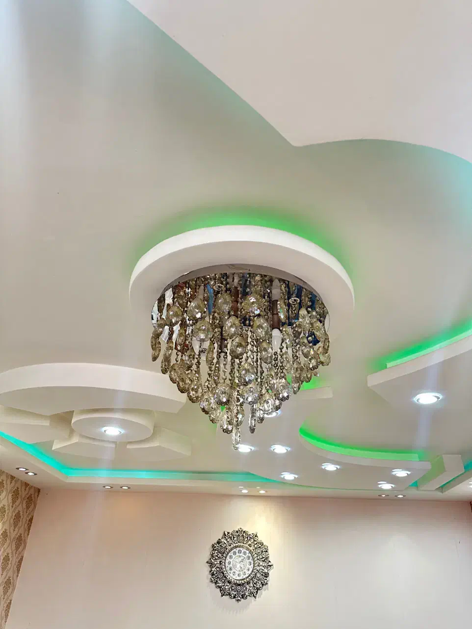 لوستر سالم و تمیز نور سه حالته|لوستر و چراغ آویز|رشت, فلسطین|دیوار