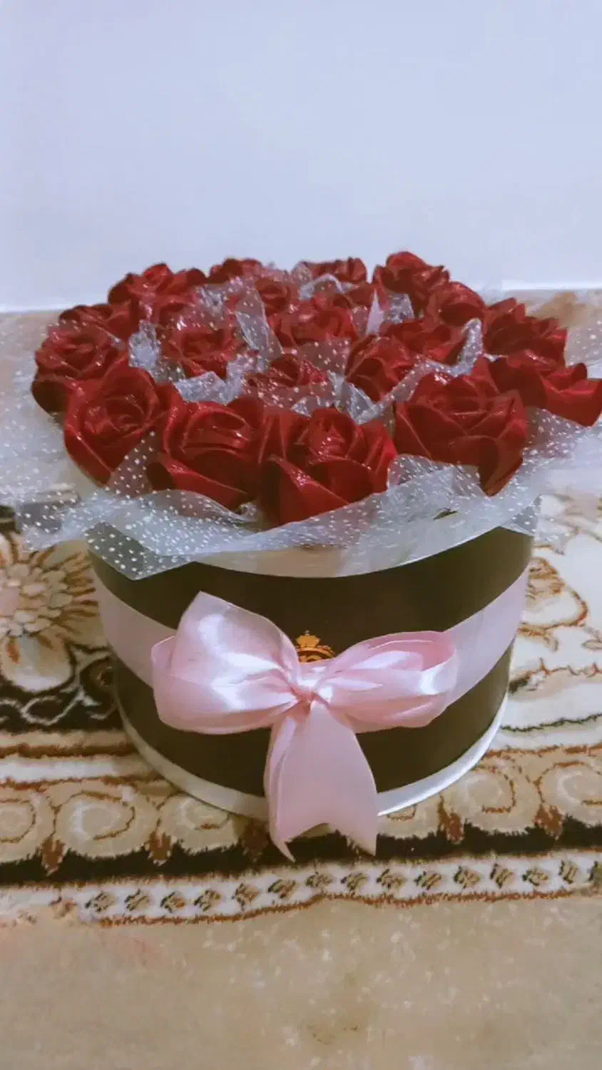 باکس گل هدیه روز دختر کادو|گل مصنوعی|بروجرد, |دیوار
