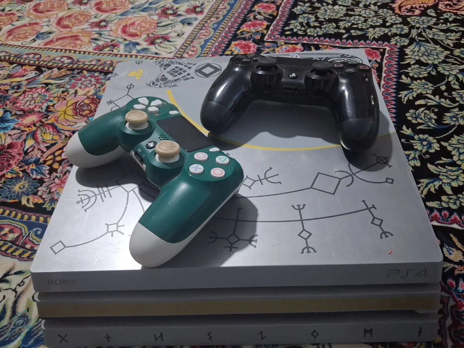 پی اس فور پرو(ps4 pro) با دو دسته|کنسول، بازی ویدئویی و آنلاین|تهران, بروجردی|دیوار