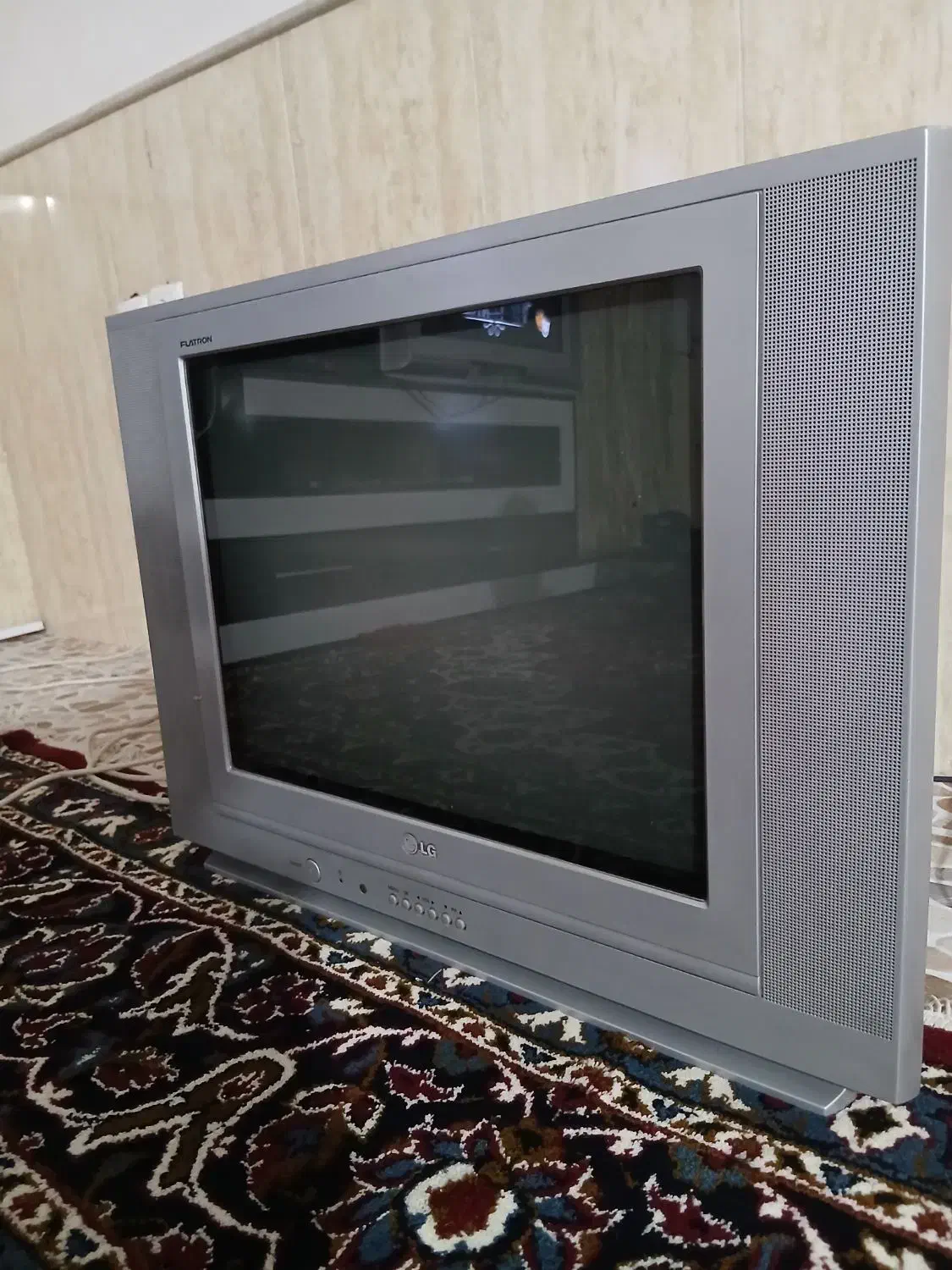 تلویزیون ۲۱|تلویزیون و پروژکتور|نیشابور, کوی یغما|دیوار