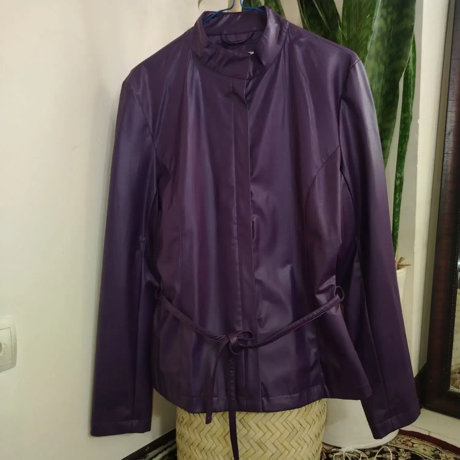 کت چرم|لباس|هشتگرد, فاز ۷ مهستان|دیوار