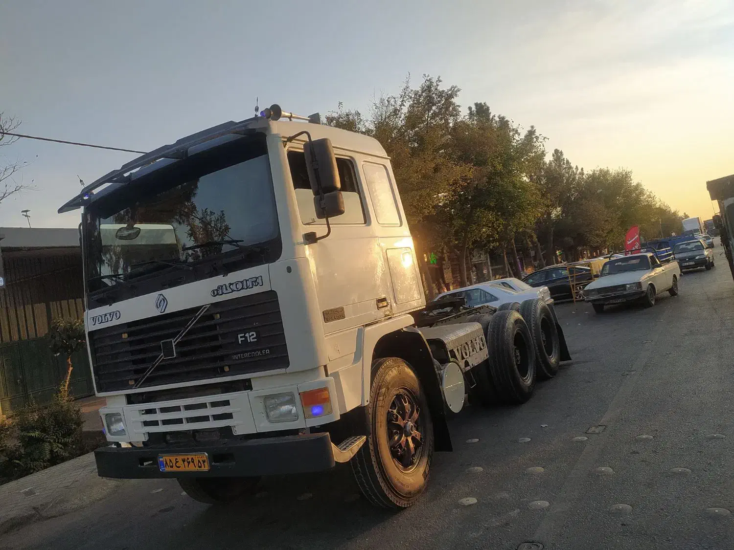 فروش اف 12|خودرو سنگین|فولادشهر, B8|دیوار