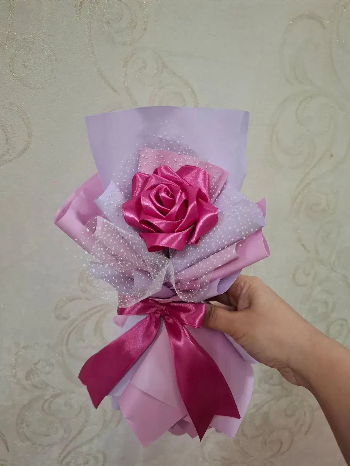 باکس شیشه ای گل روبانی تک شاخه مناسب روز مادر.|گل مصنوعی|تبریز, |دیوار