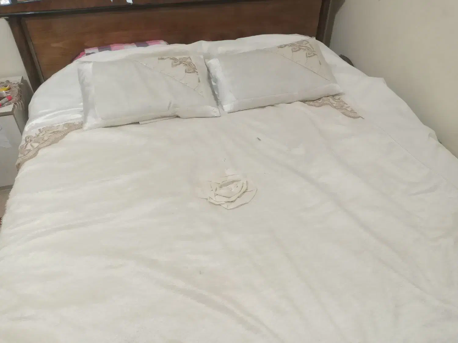 تخت|تخت و سرویس خواب|اصفهان, فرودگاه|دیوار