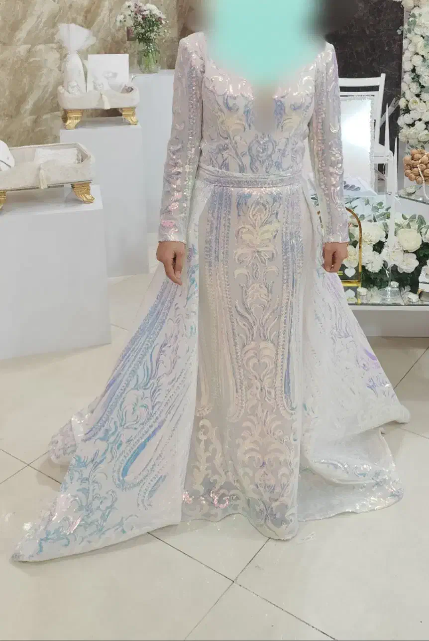 مجلسی مناسب عقد و نامزدی و اقوام درجه یک|لباس|پرند, فاز ۴|دیوار